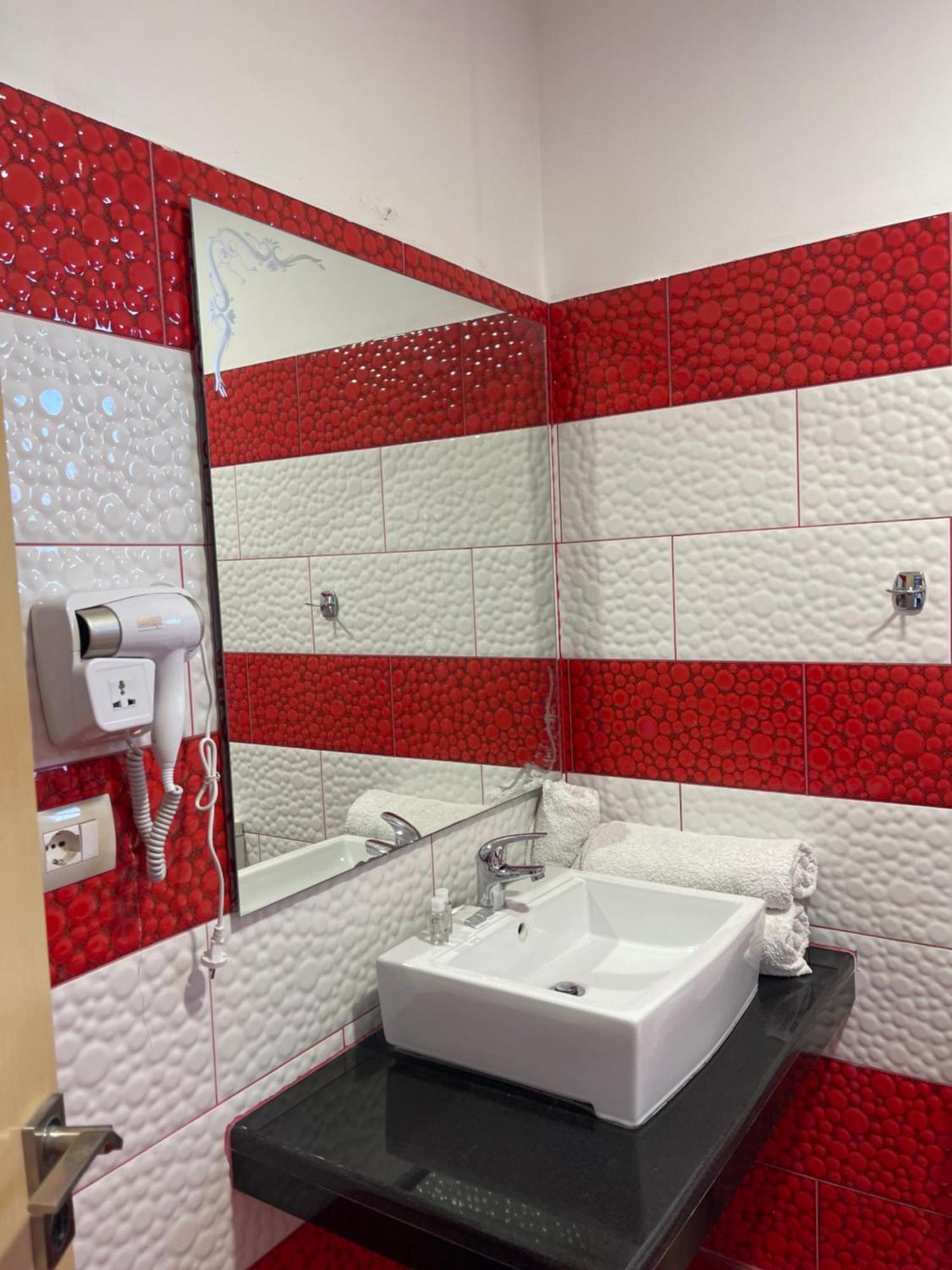 Hotel Selfo Dervician Экстерьер фото
