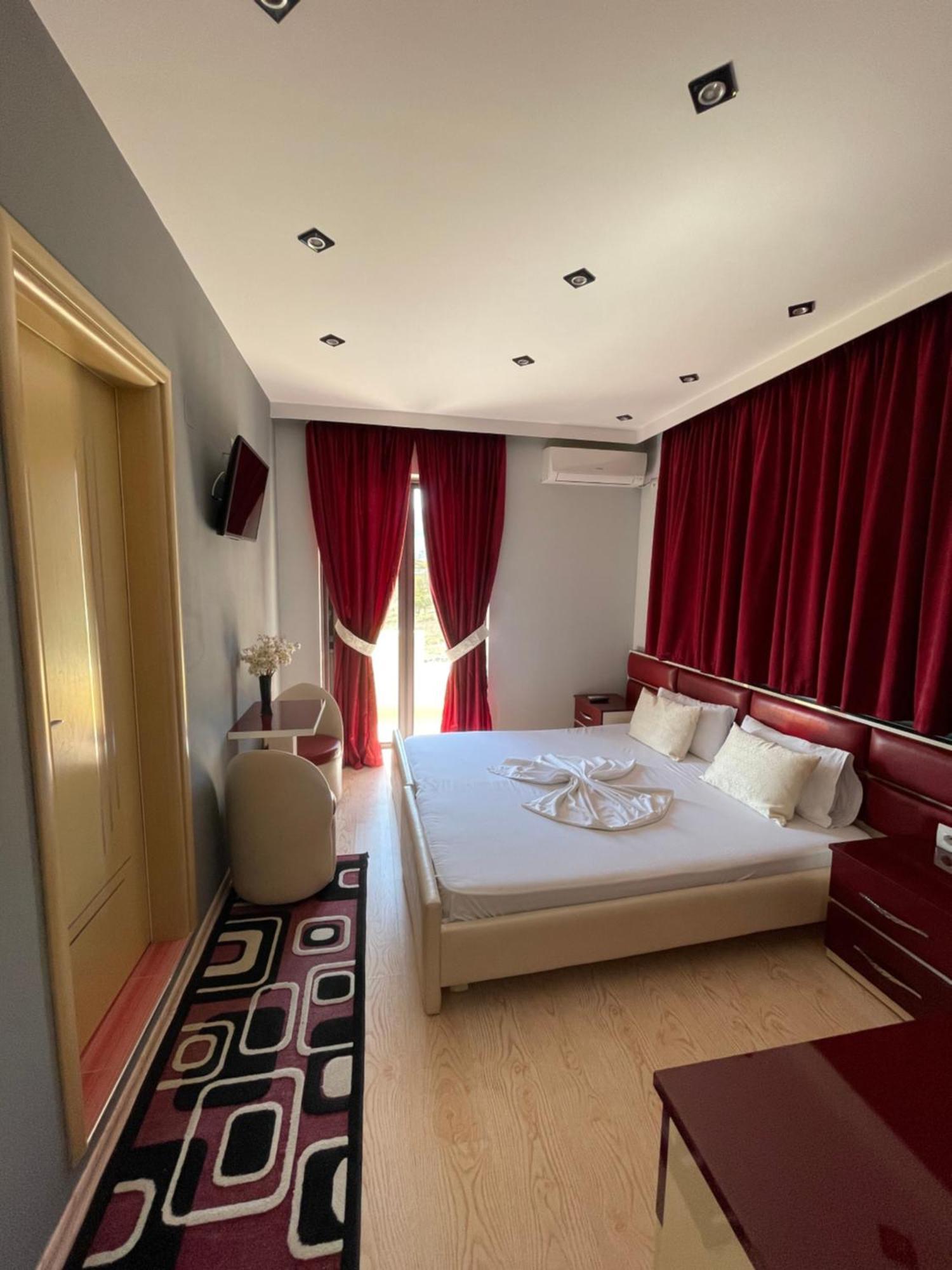 Hotel Selfo Dervician Экстерьер фото
