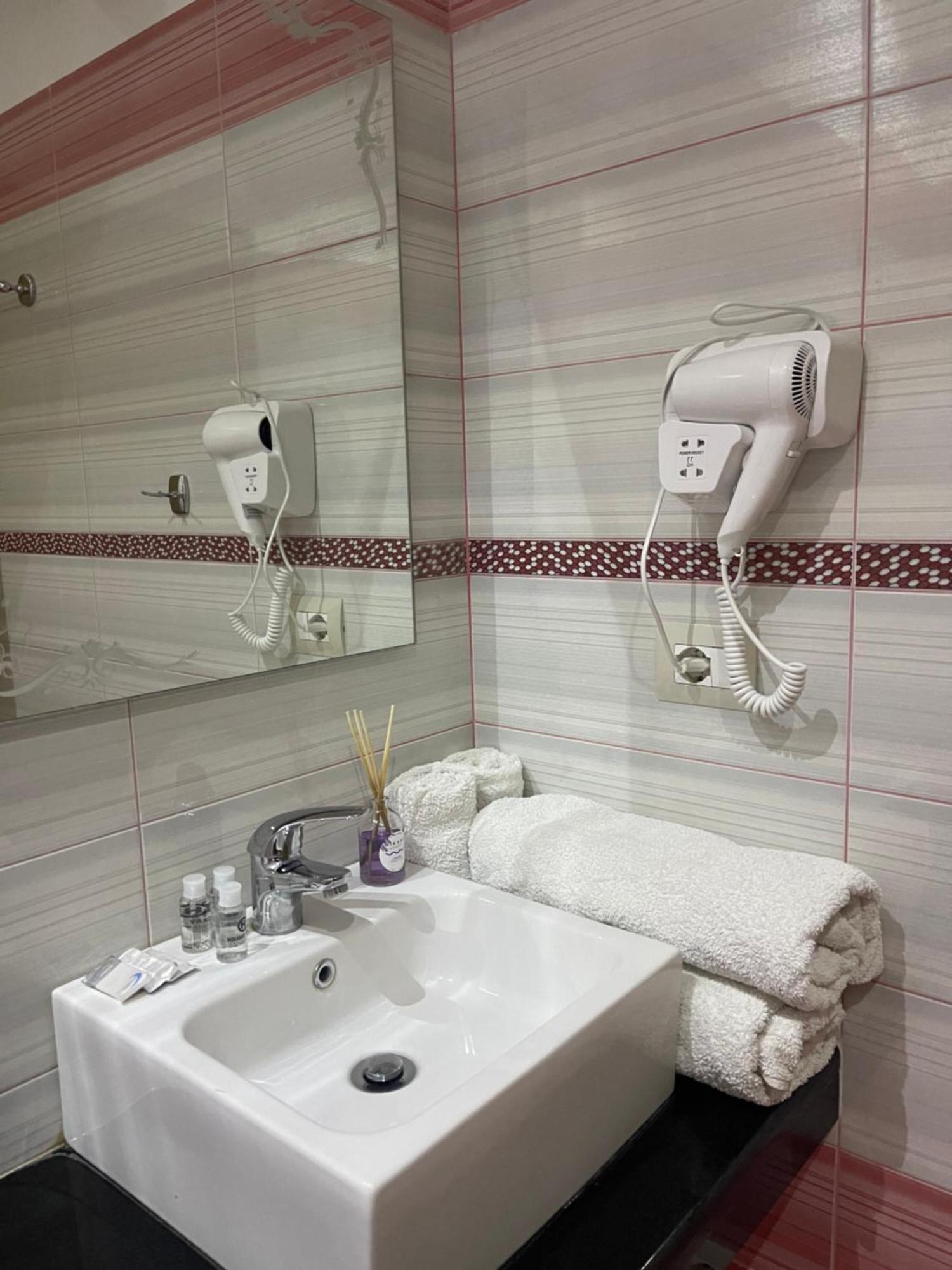Hotel Selfo Dervician Экстерьер фото
