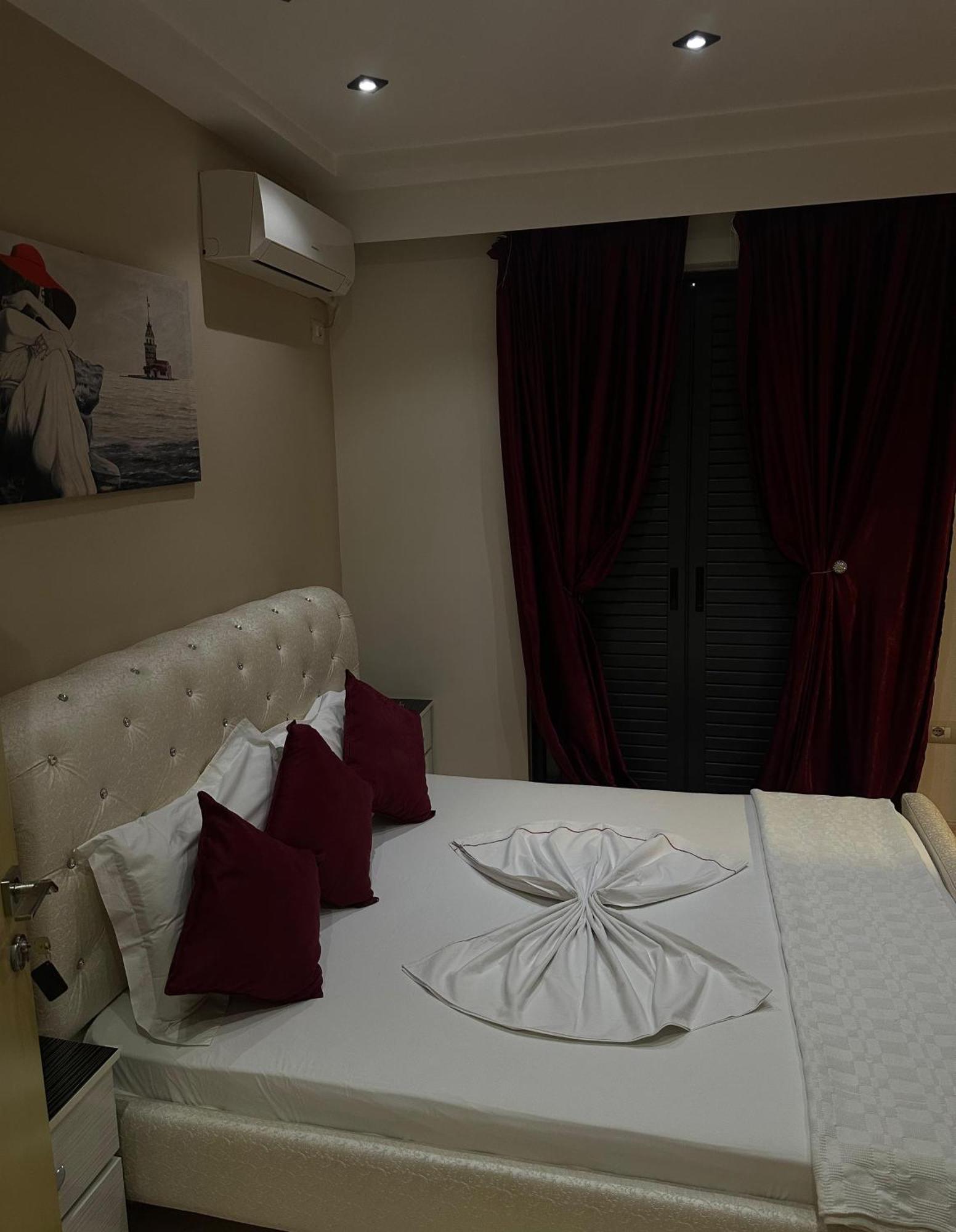 Hotel Selfo Dervician Экстерьер фото