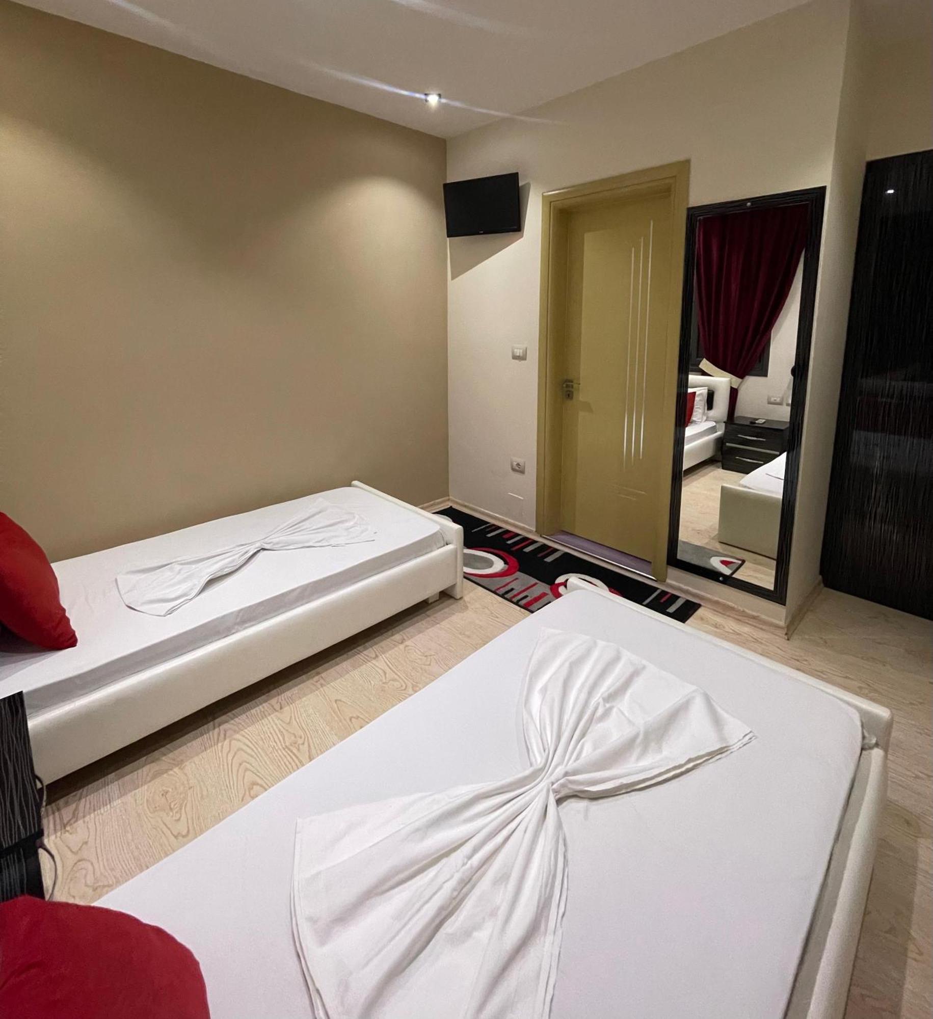 Hotel Selfo Dervician Экстерьер фото