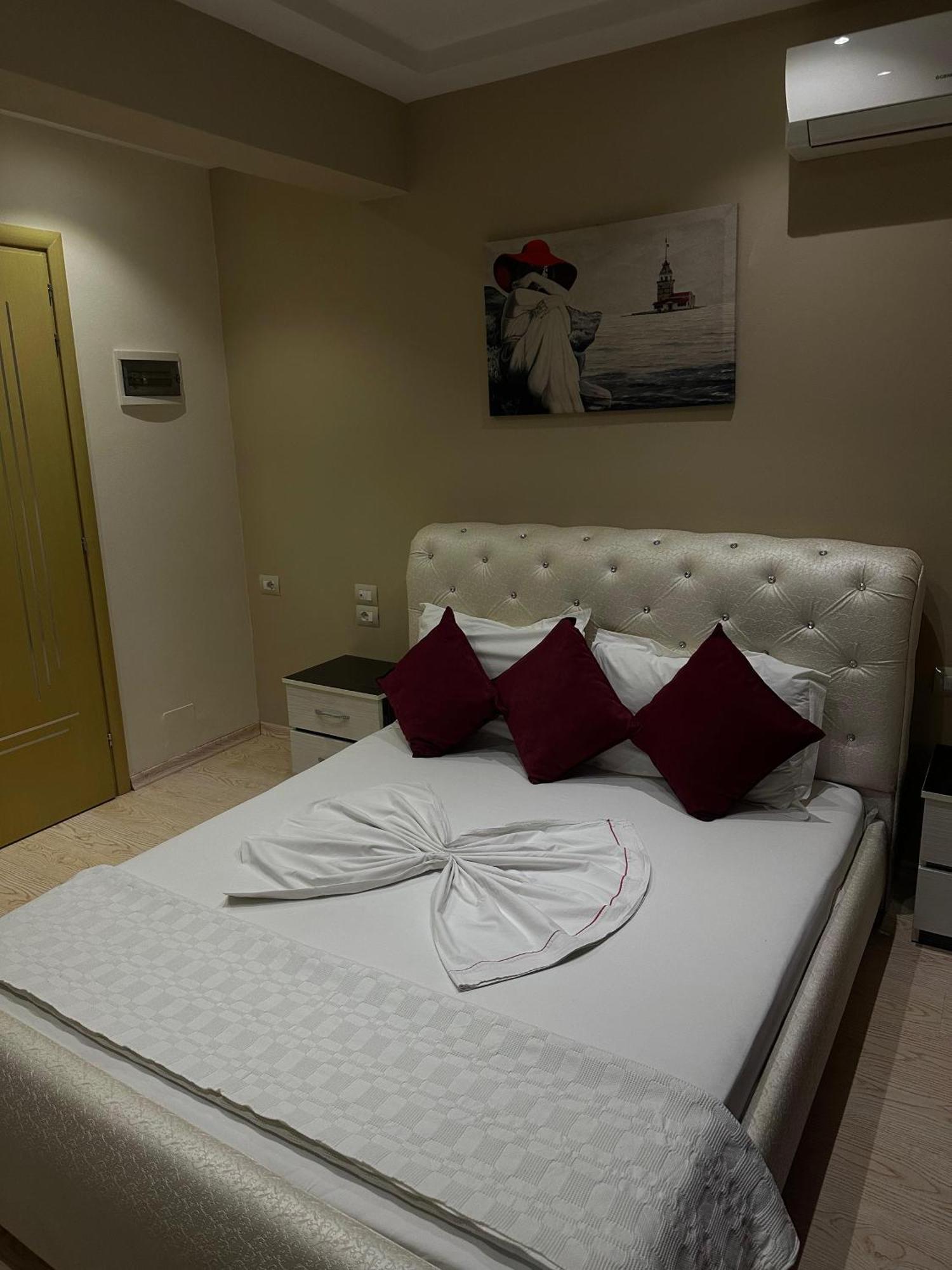 Hotel Selfo Dervician Экстерьер фото