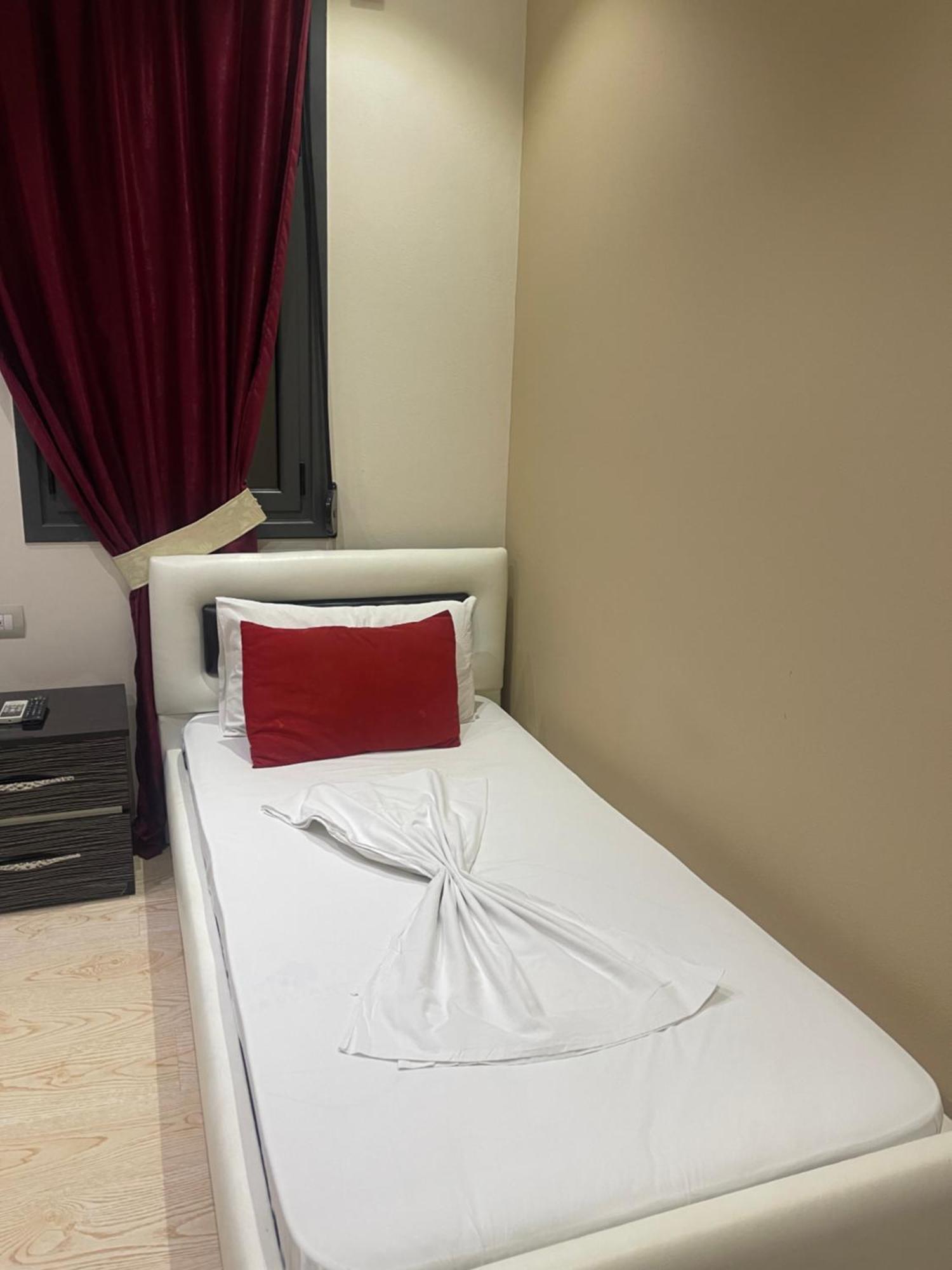 Hotel Selfo Dervician Экстерьер фото